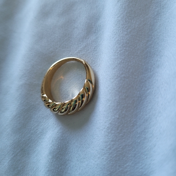 Gold plated croissant rings 💍 - Picture 2 of 3